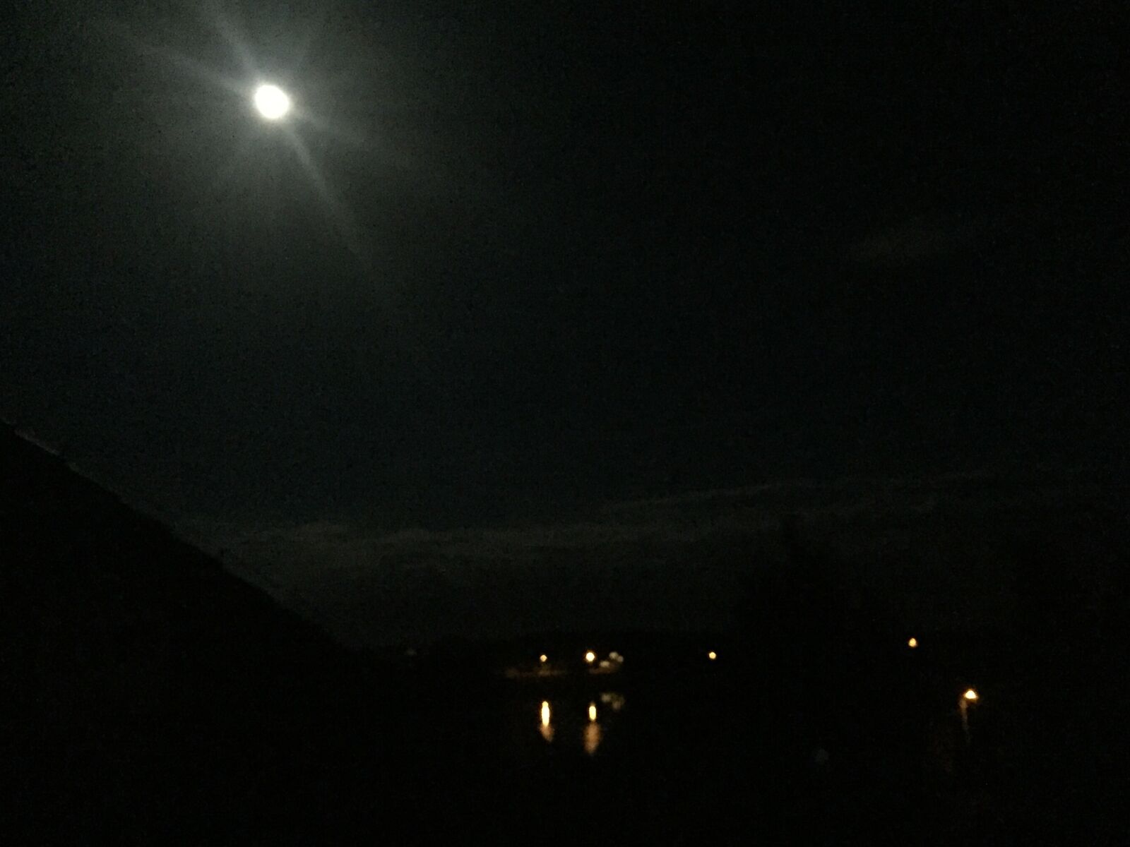 Apple iPhone 6 sample photo. Night photography