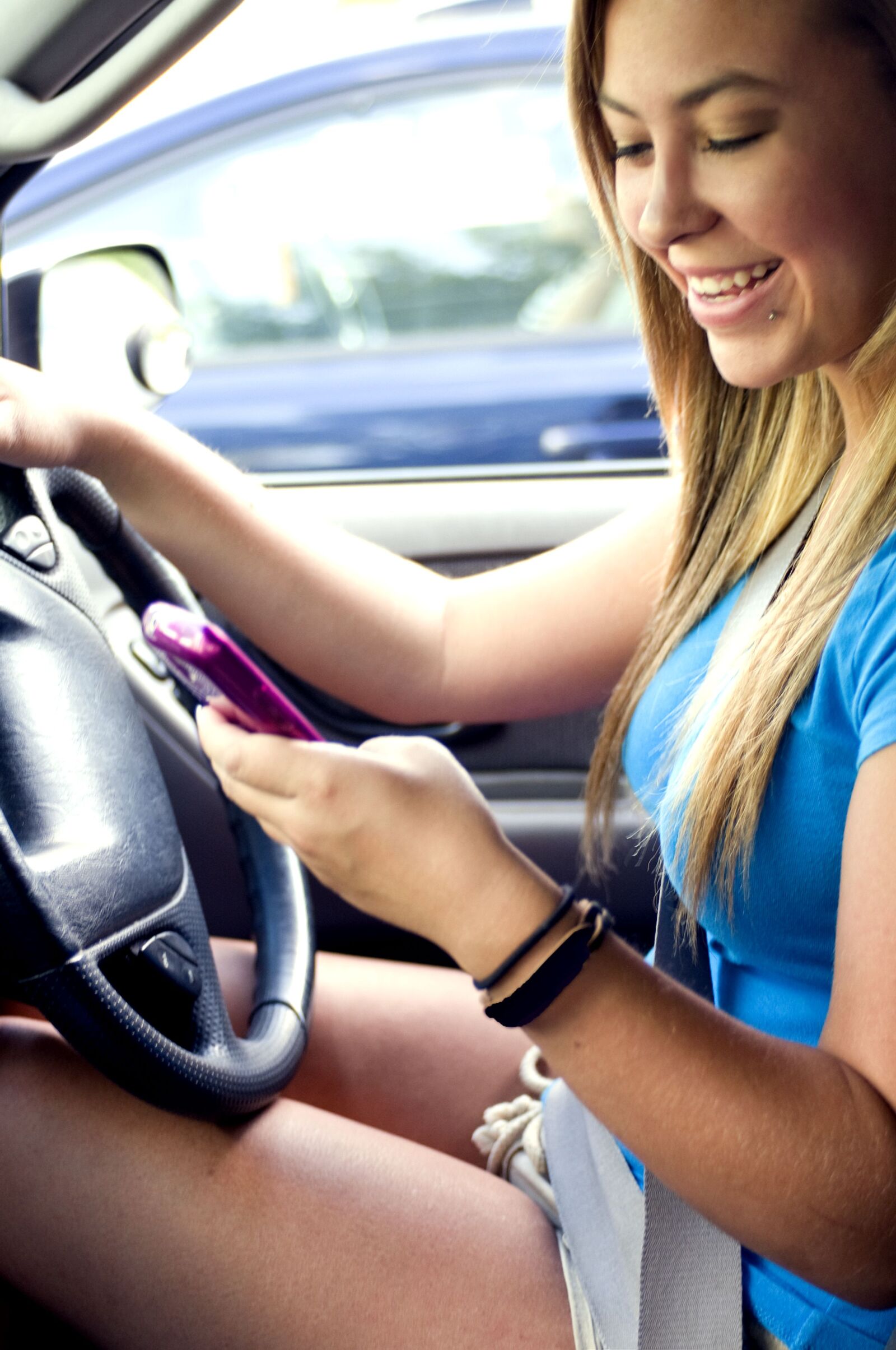 Nikon D300 sample photo. Nice, teenage girl, driving photography