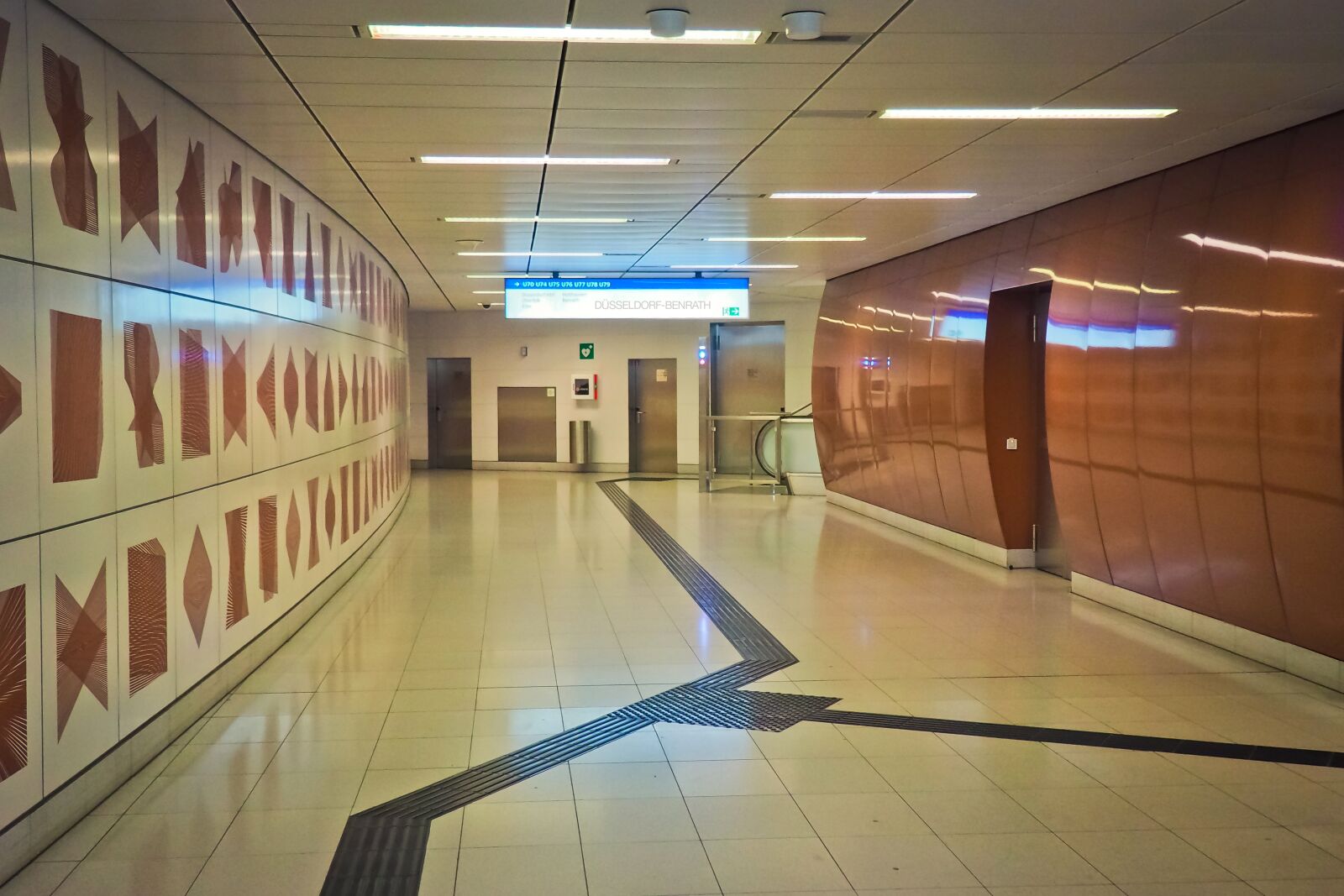Olympus OM-D E-M10 sample photo. Architecture, metro, underground photography