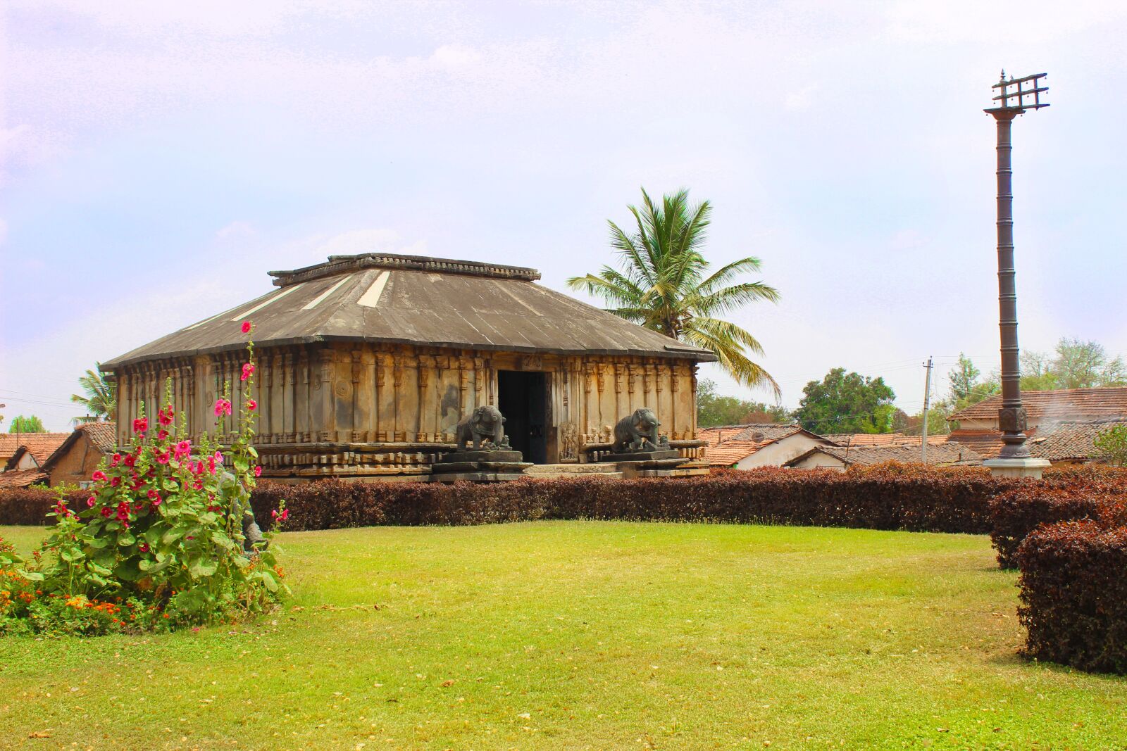 Canon EOS 600D (Rebel EOS T3i / EOS Kiss X5) sample photo. Temple, architecture, travel photography