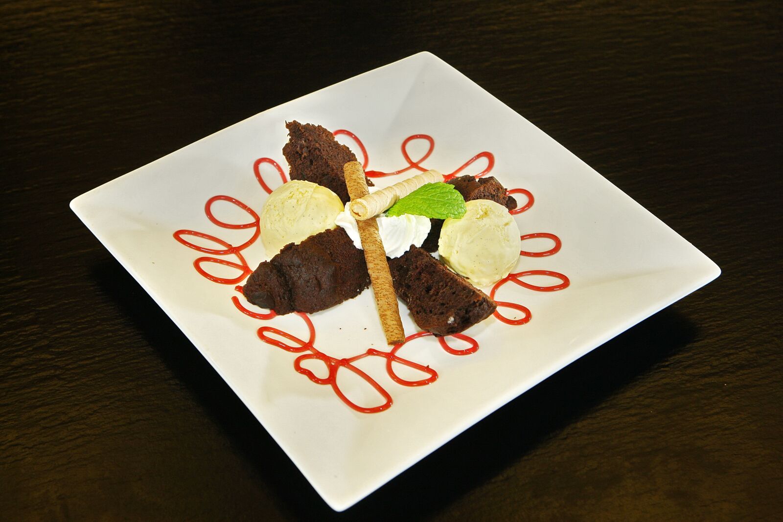 Canon EOS-1D Mark III sample photo. Dessert, ice cream, chocolate photography