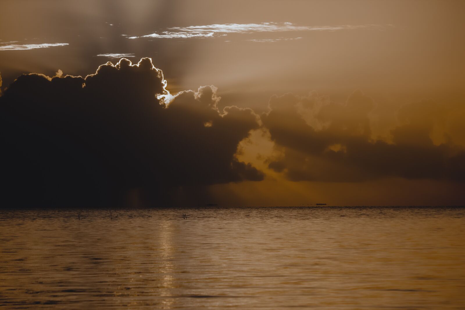 Canon EOS 1000D (EOS Digital Rebel XS / EOS Kiss F) sample photo. Sea, ocean, clouds photography