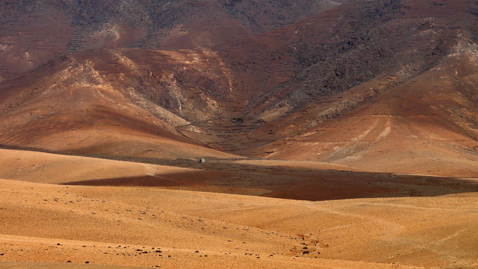 Panasonic Lumix DMC-GX85 (Lumix DMC-GX80 / Lumix DMC-GX7 Mark II) sample photo. Desert, mountains, landscape photography