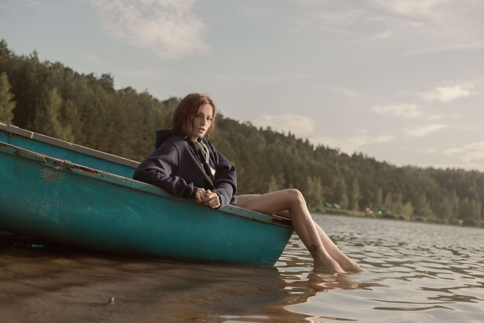 Canon EOS 5D Mark III sample photo. Boat, girl, forest photography