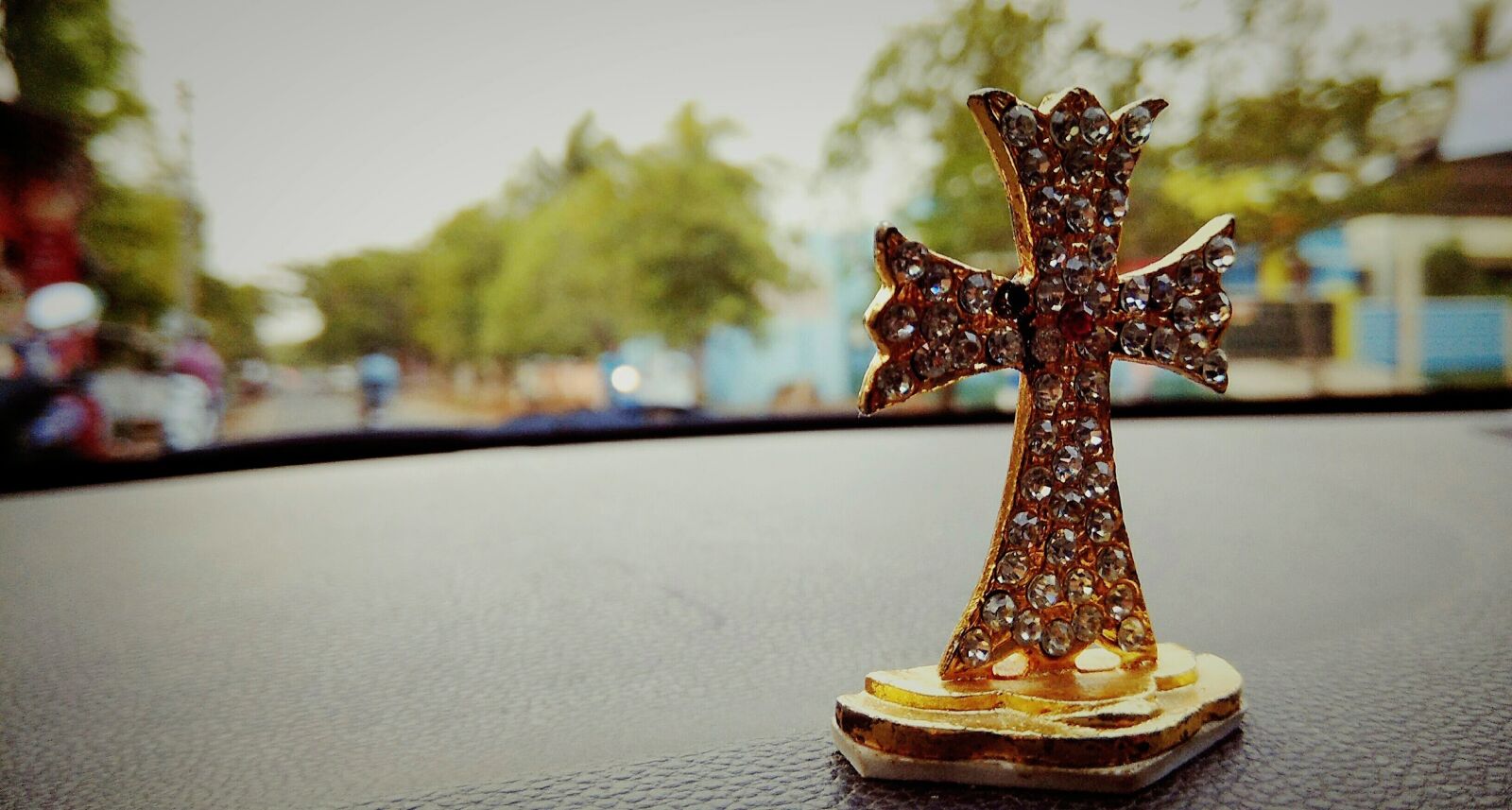 Xiaomi Redmi Note 4 sample photo. Cross, pentecost, christian photography