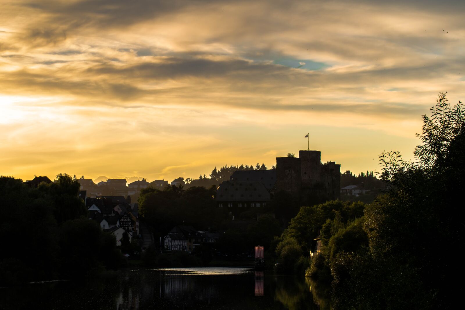 Canon EOS 750D (EOS Rebel T6i / EOS Kiss X8i) sample photo. Castle, nature, medieval place photography