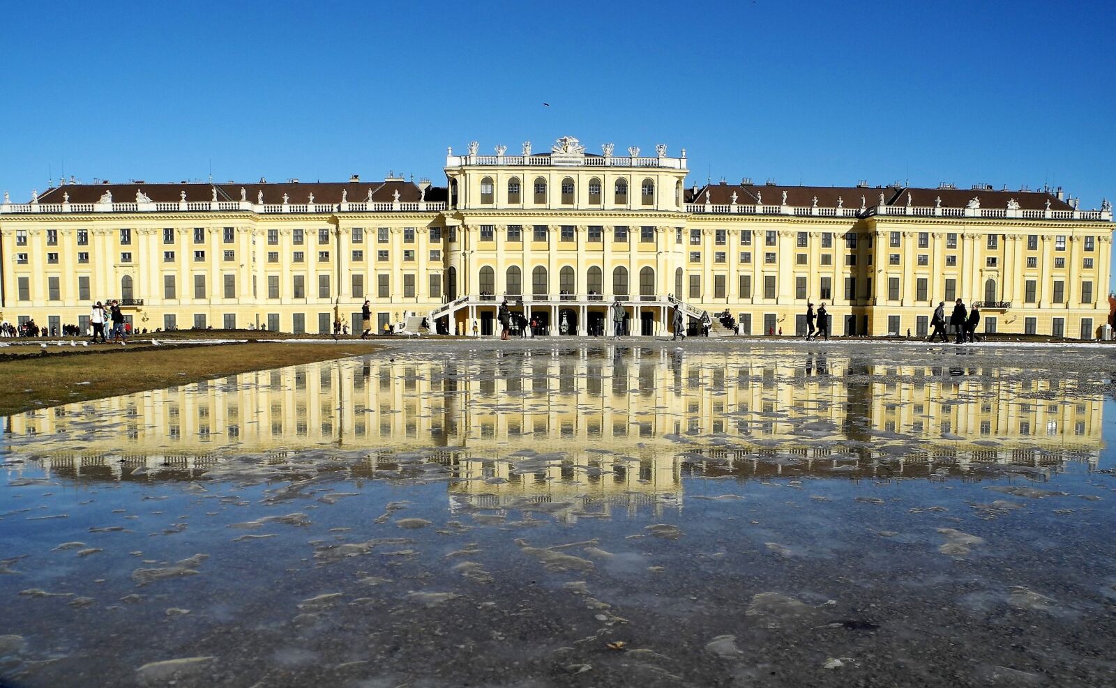 Nikon Coolpix P7000 sample photo. Sch nbrunn palace, mirroring photography