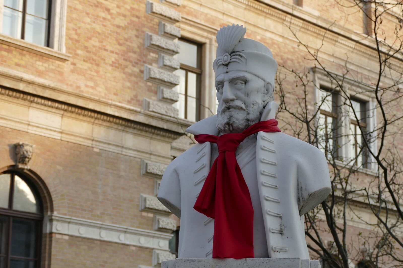 Panasonic Lumix DMC-FZ1000 sample photo. Zagreb, statue, sculpture photography