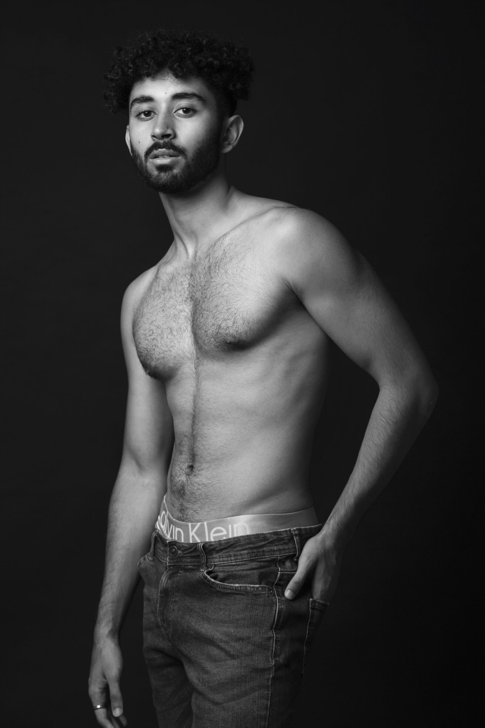 Canon EF 85mm F1.8 USM sample photo. Man, fitness, studio photography
