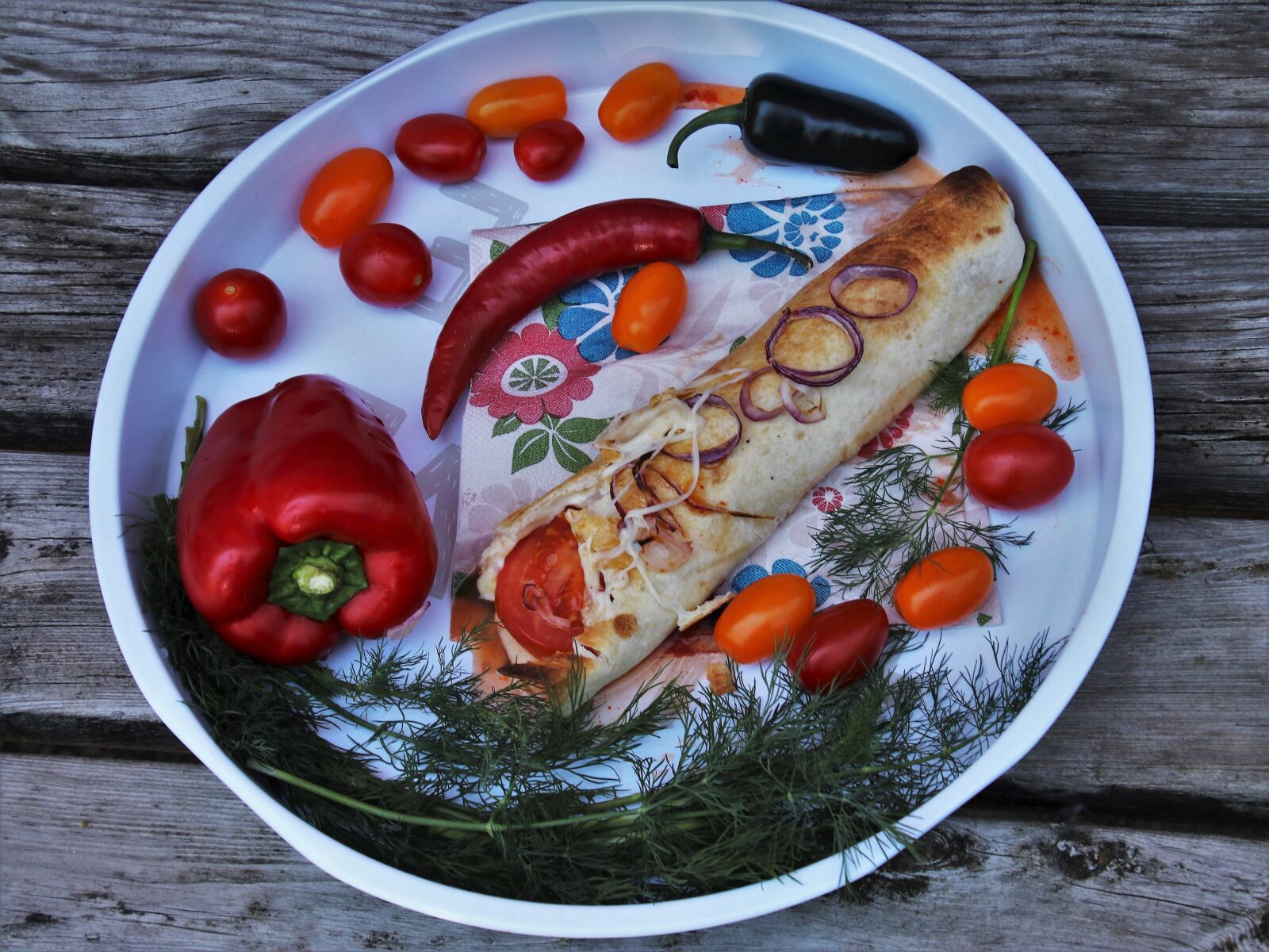 Canon EOS 80D sample photo. Eating, paprika, sharp photography