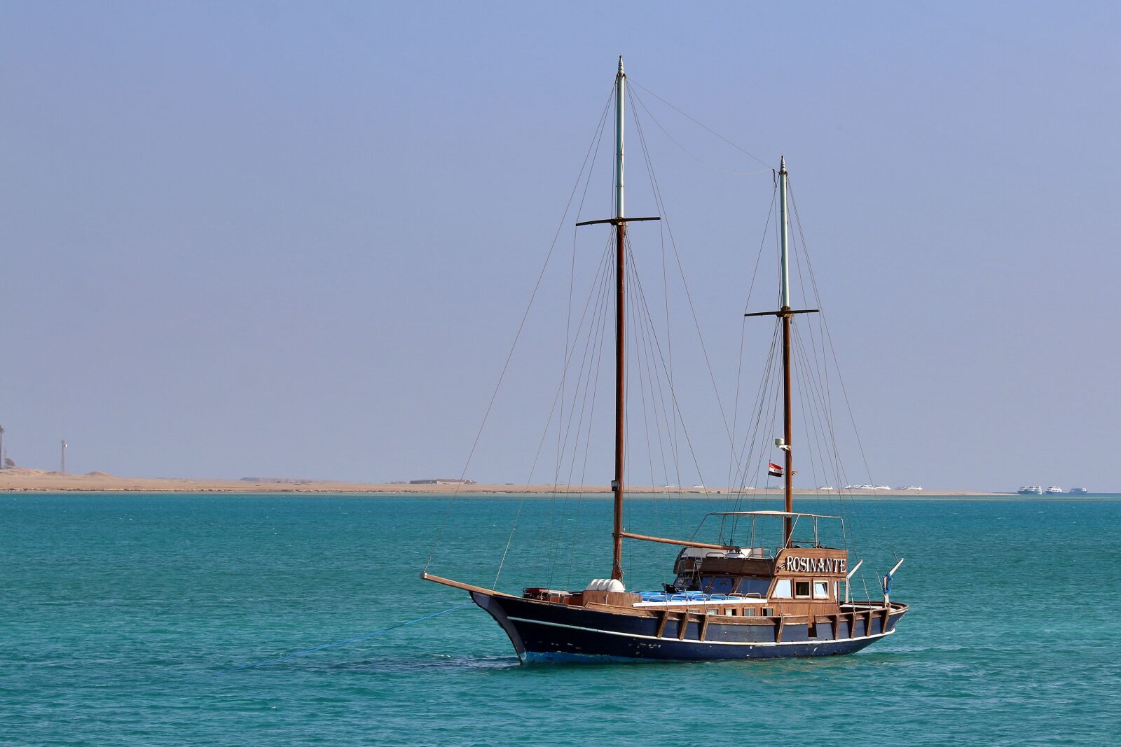 Canon EOS 70D sample photo. Boat, sea, the red photography