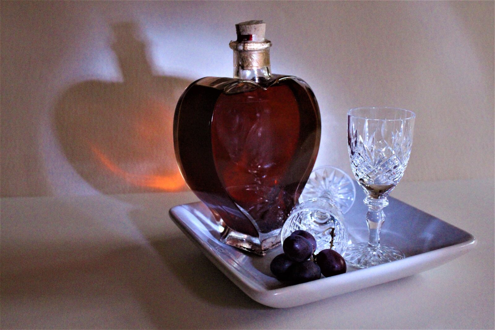 Canon EOS 650D (EOS Rebel T4i / EOS Kiss X6i) sample photo. Wine, reflection, alcohol photography