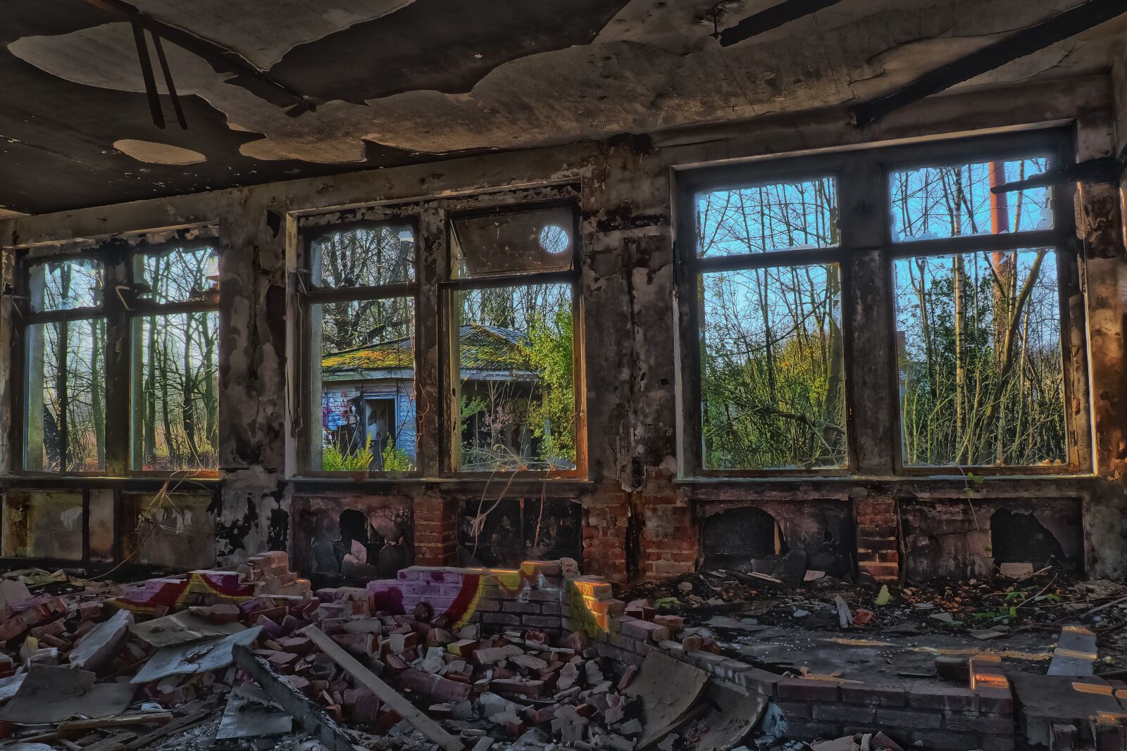 Olympus OM-D E-M10 sample photo. Architecture, lost places, abandoned photography