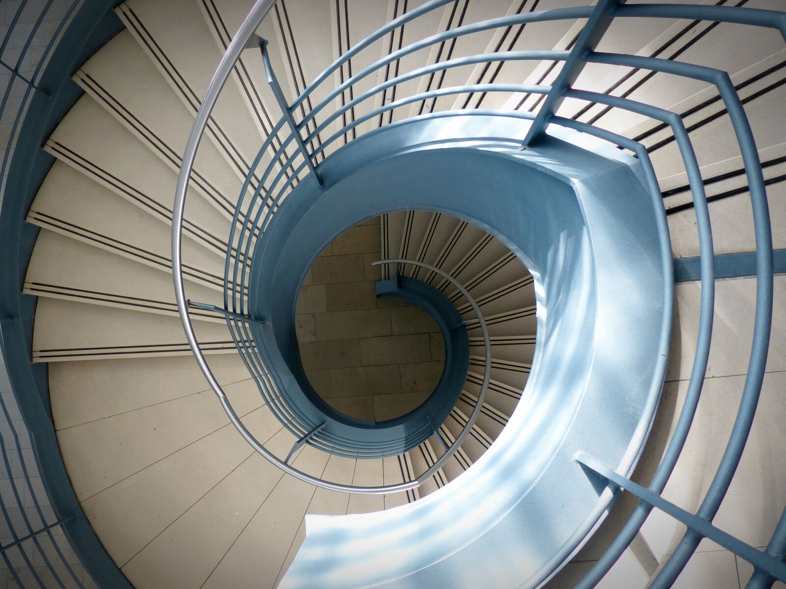 Panasonic Lumix DMC-FZ200 sample photo. Spiral staircase, stair hole photography