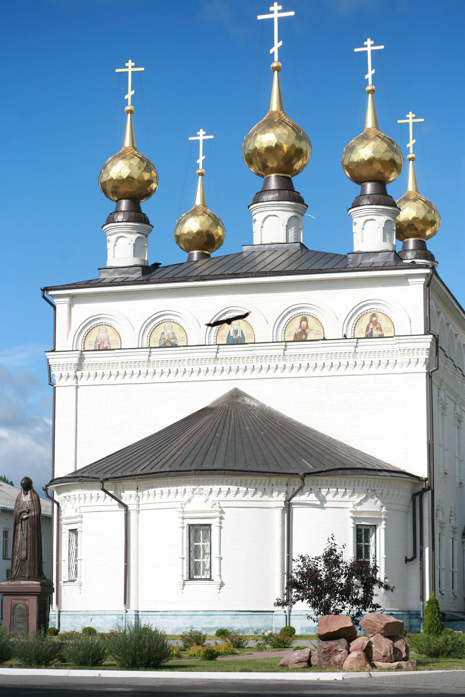Canon EOS 5D sample photo. Church, summer, sun photography