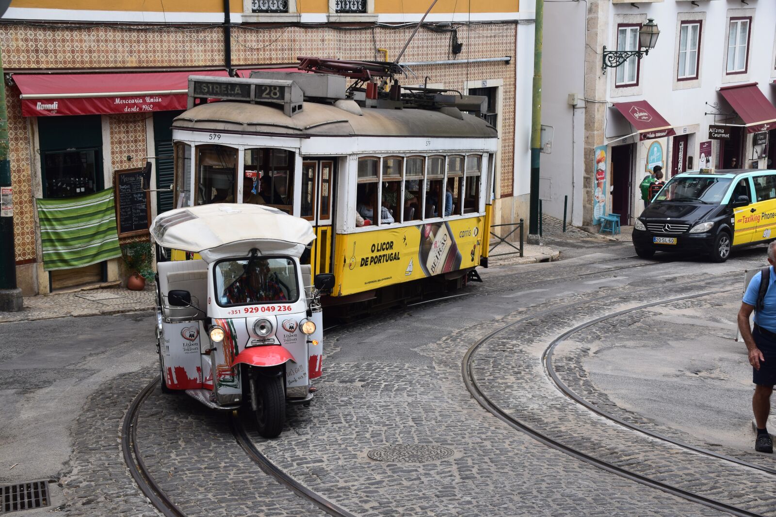 Nikon D5300 sample photo. Portugal, lisbon, tram photography