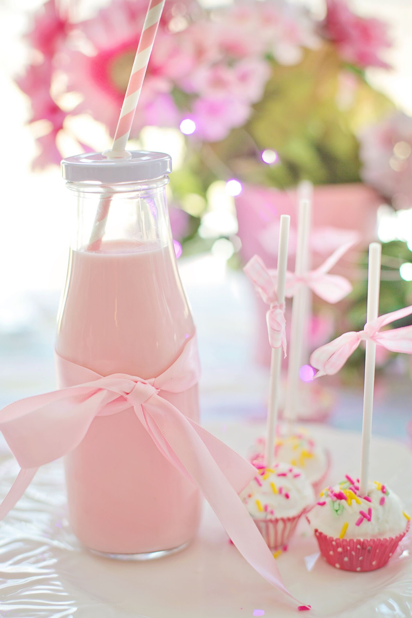 Canon EF 50mm F1.4 USM sample photo. Cake pops, milk, pink photography
