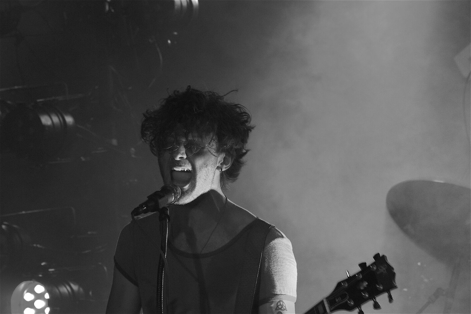 Nikon D3300 sample photo. Guitarist, singer, screaming photography