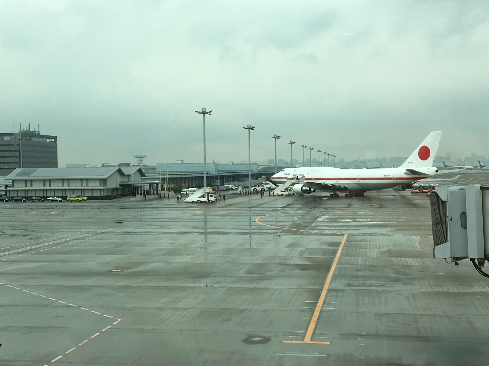 Apple iPhone 6s sample photo. Tokyo, haneda, airport photography