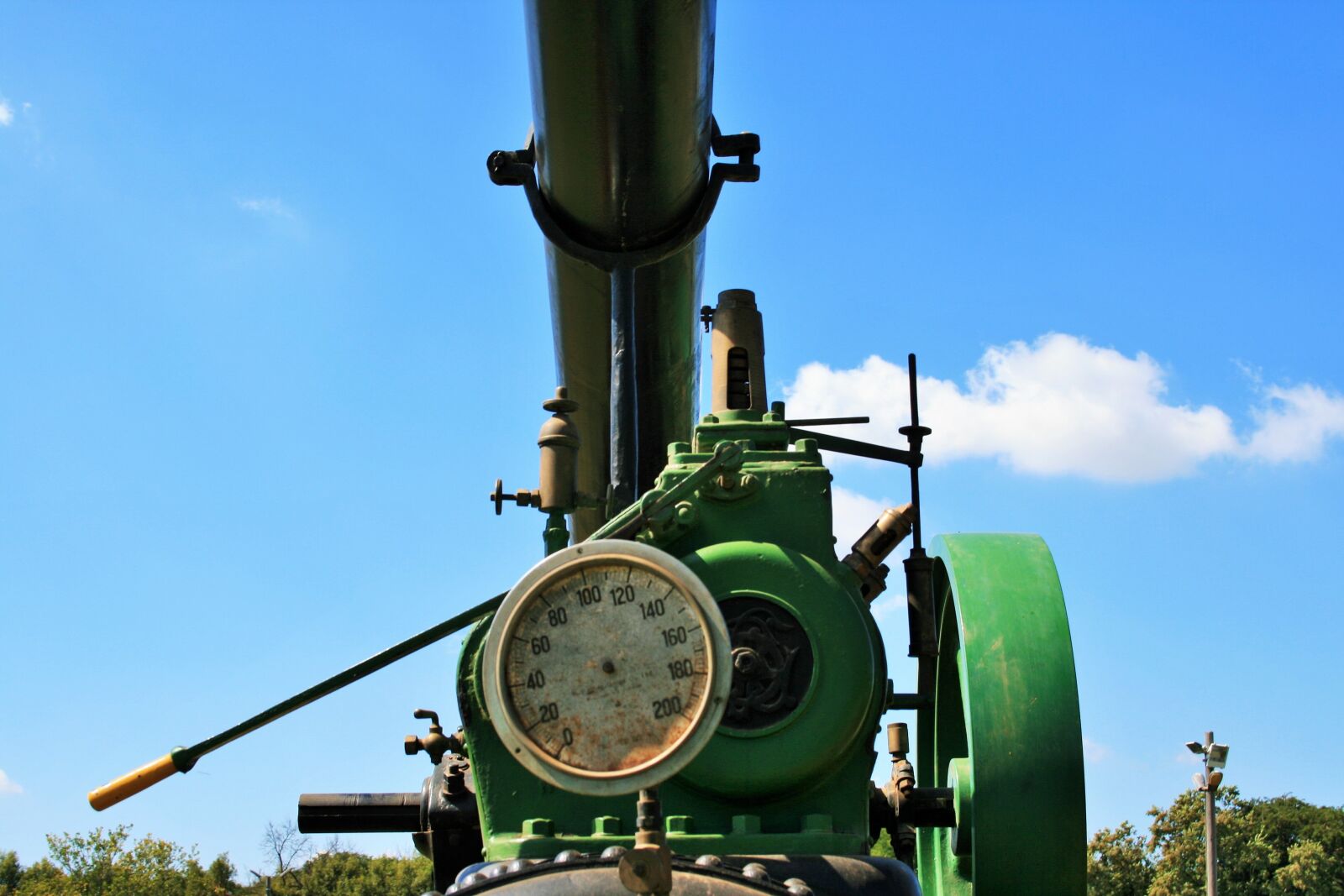 Canon EOS 400D (EOS Digital Rebel XTi / EOS Kiss Digital X) sample photo. Steam engine, black, green photography