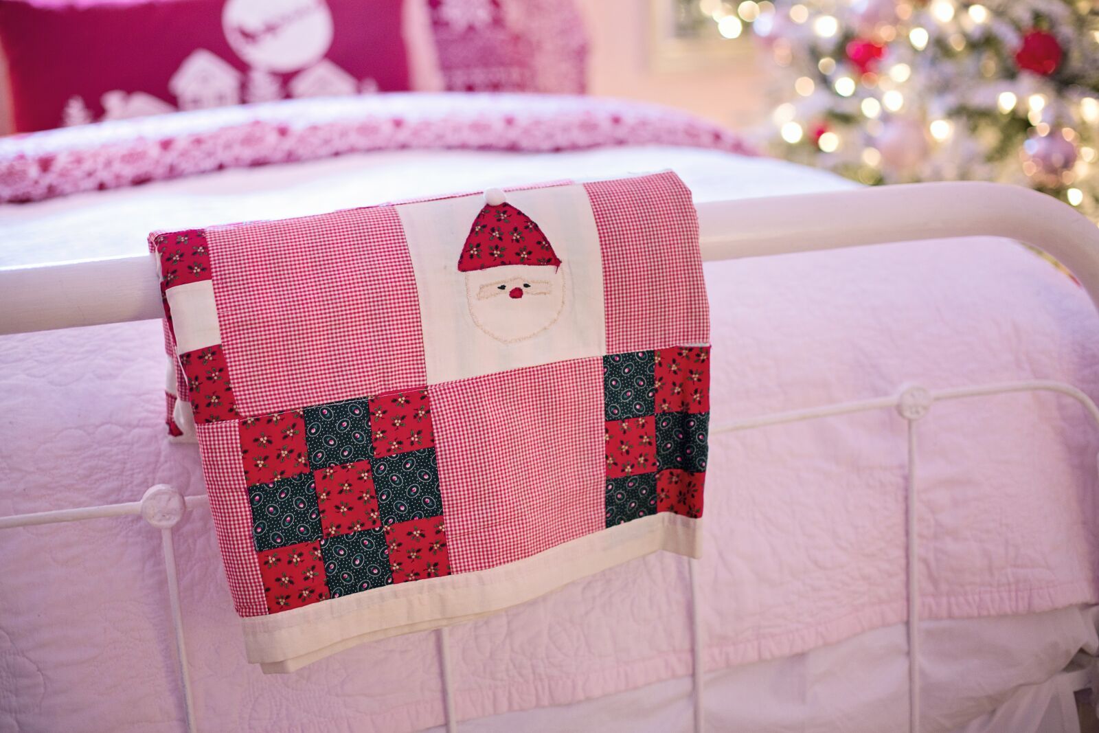 Canon EF 50mm F1.4 USM sample photo. Quilt, on bed, christmas photography