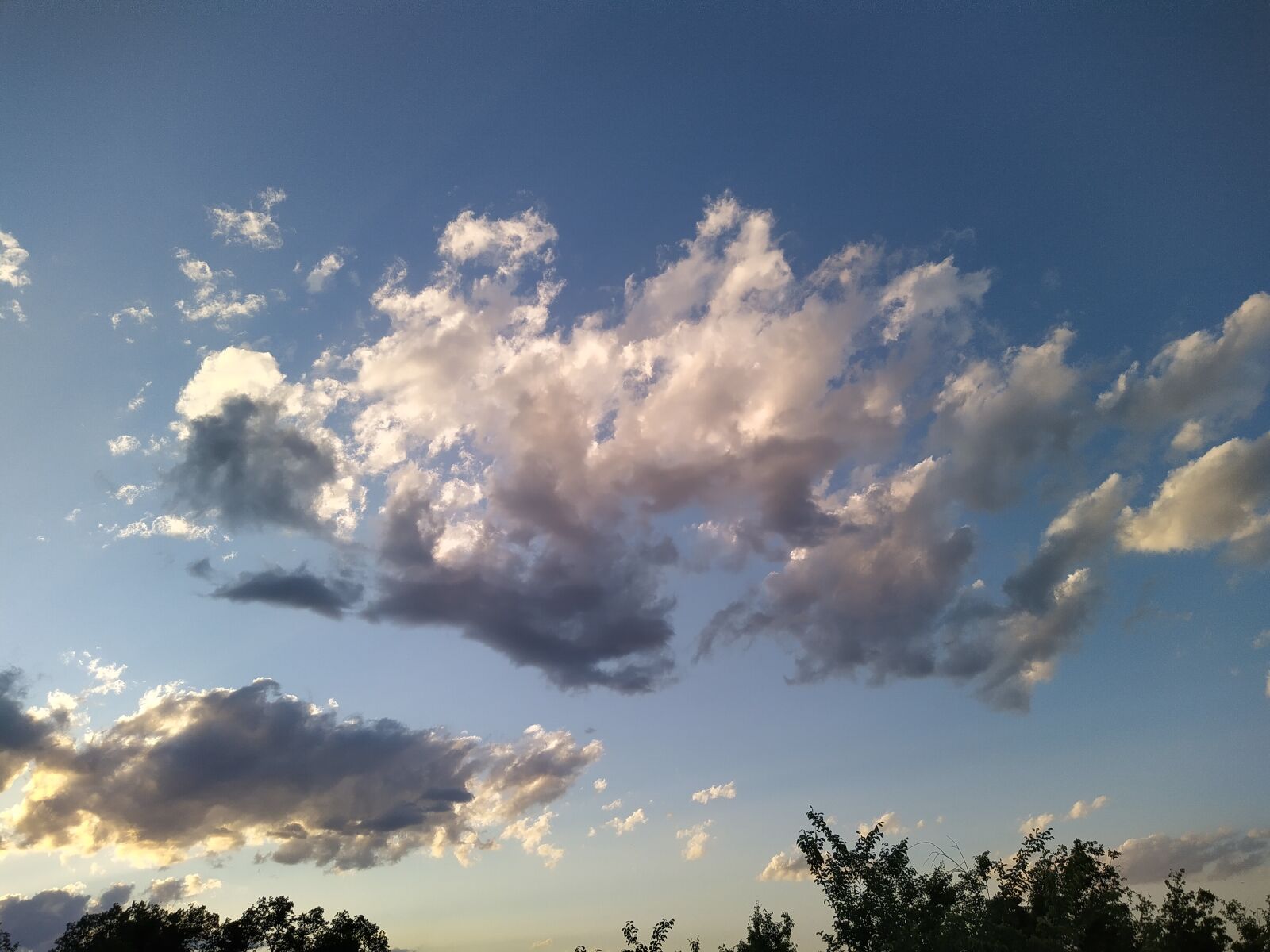HMD Global Nokia 7.2 sample photo. паталеница, баткун, облаци photography