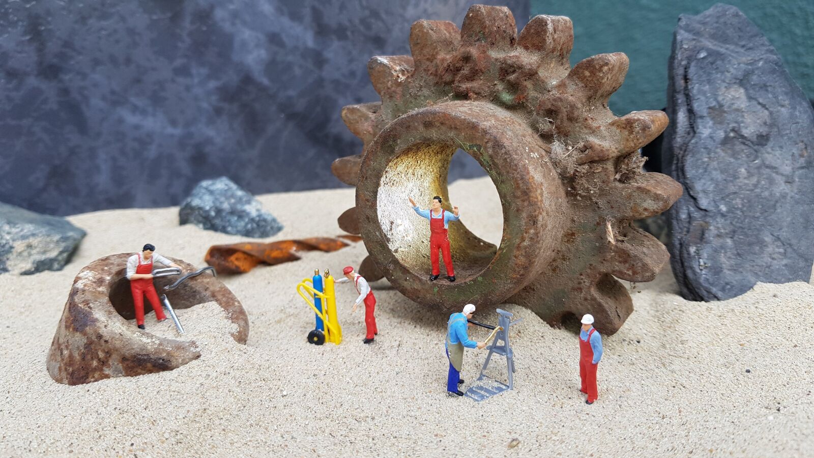 Samsung Galaxy S8+ sample photo. Workshop, repair, miniature figures photography