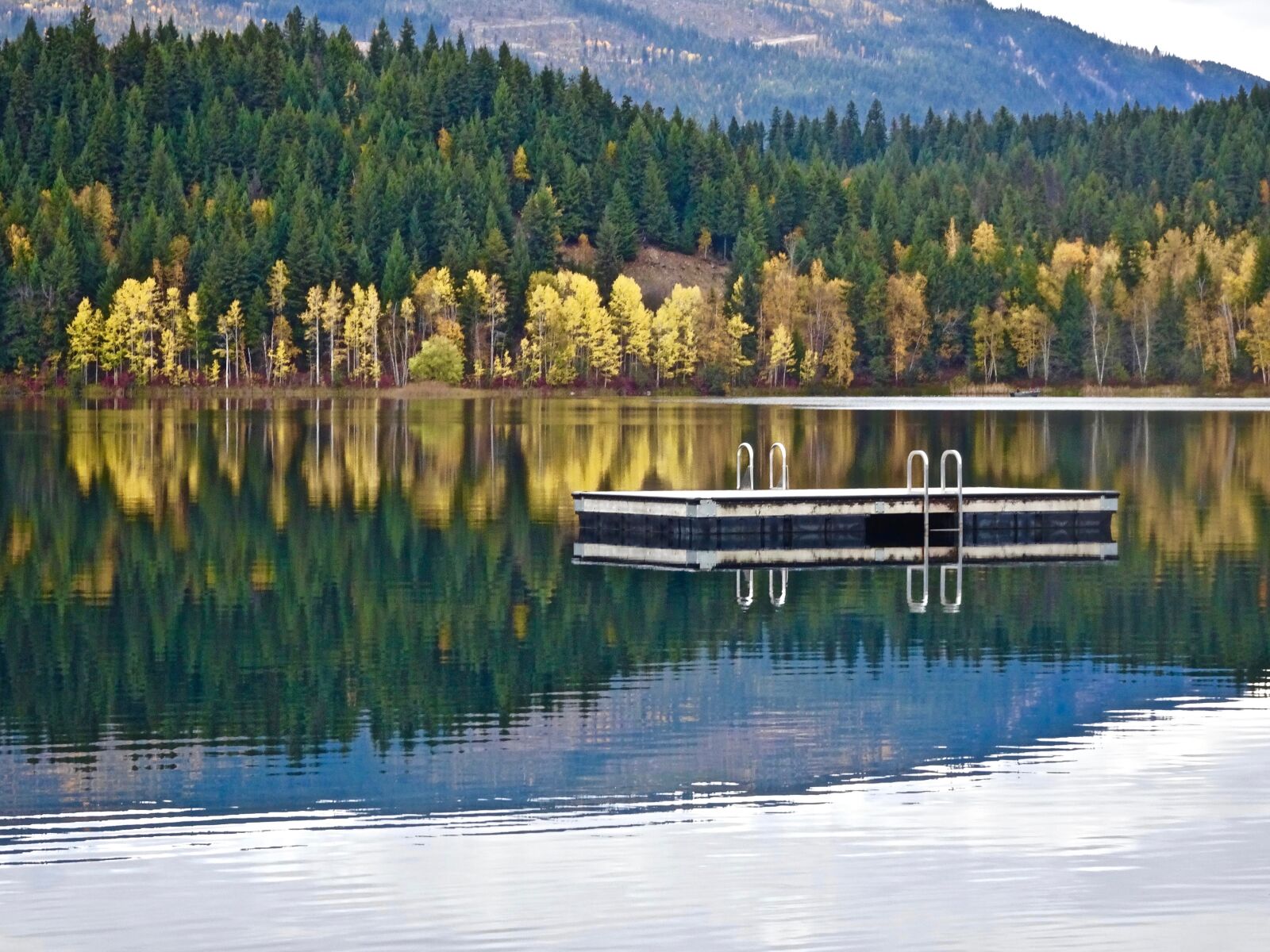 Sony Cyber-shot DSC-HX90V sample photo. Lake, calm, reflection photography