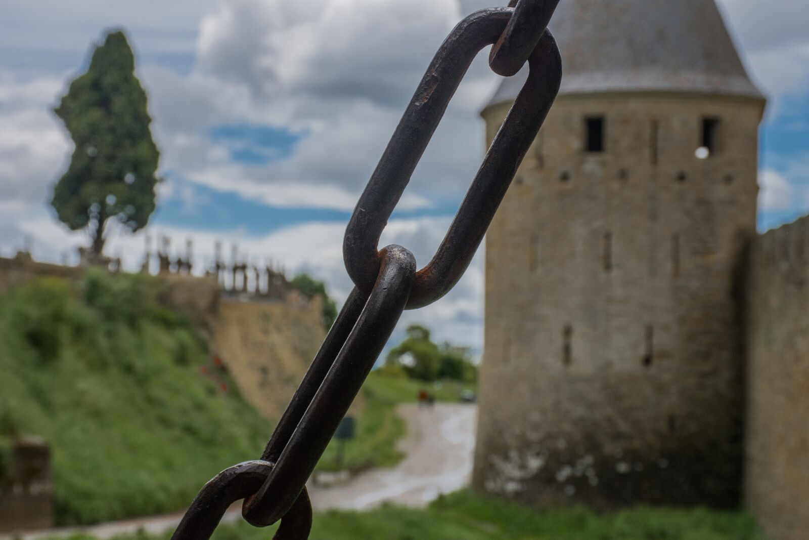Nikon D7200 sample photo. Chains, medieval, castle photography