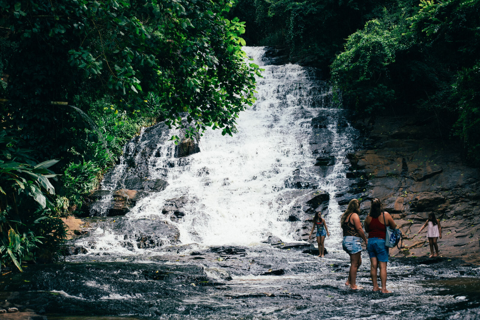 Canon EOS 6D + Canon EF 50mm F1.8 II sample photo. Waterfall, women, nature, water photography