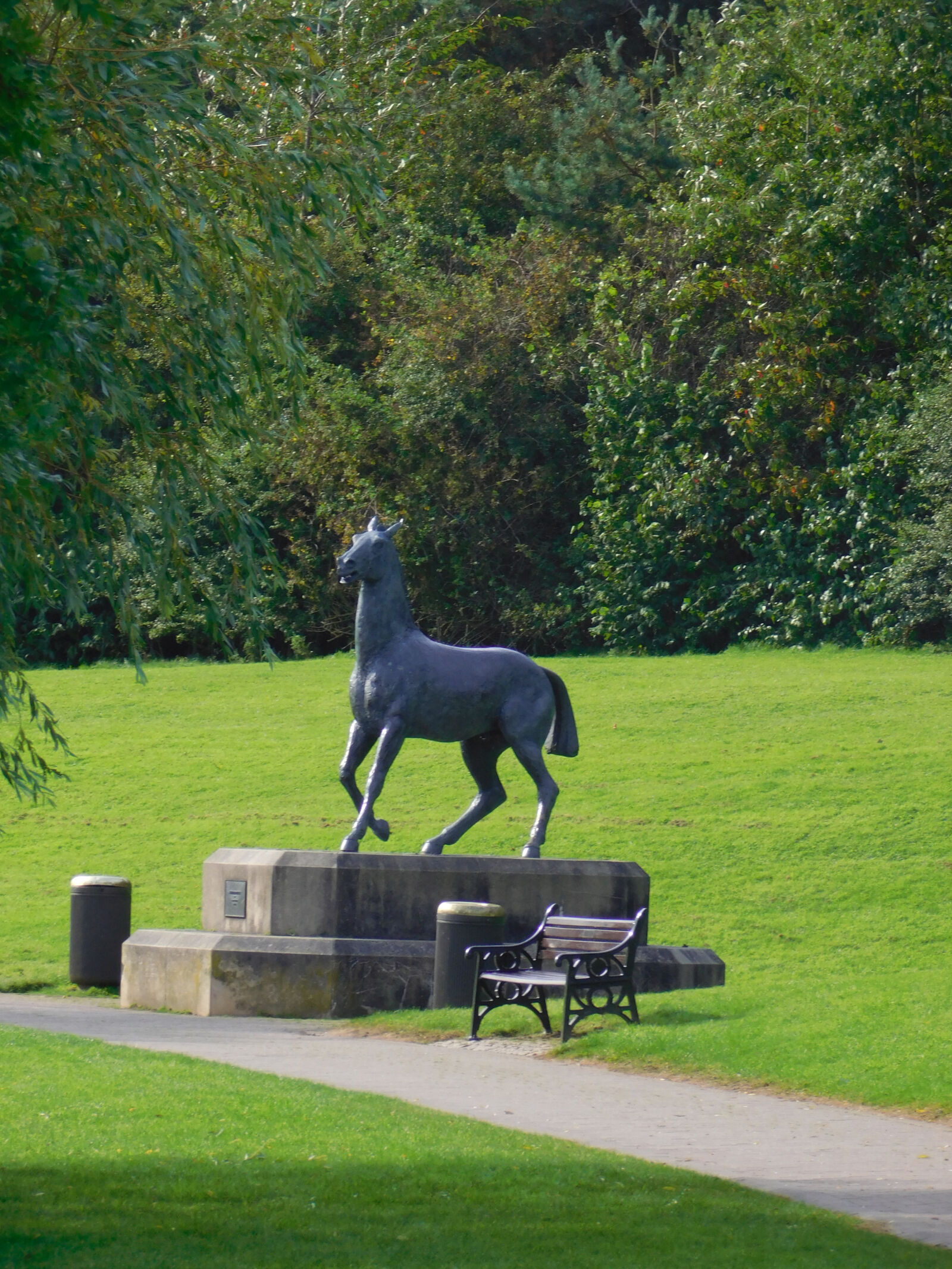 Nikon Coolpix L840 sample photo. Animal, park, horse, monument photography