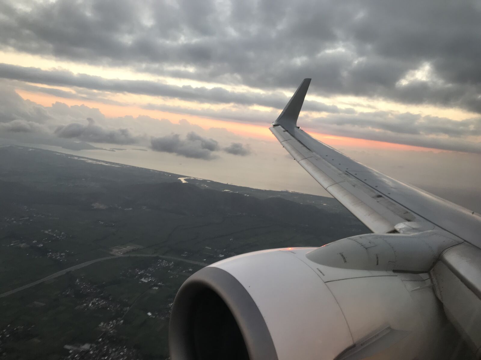 Apple iPhone 7 Plus sample photo. Aircraft, flying, clouds photography