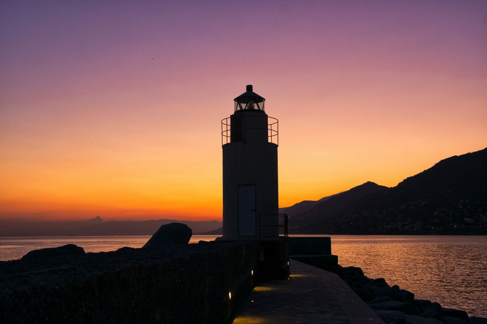 Fujifilm X-E1 sample photo. Lighthouse, sunset, sea photography