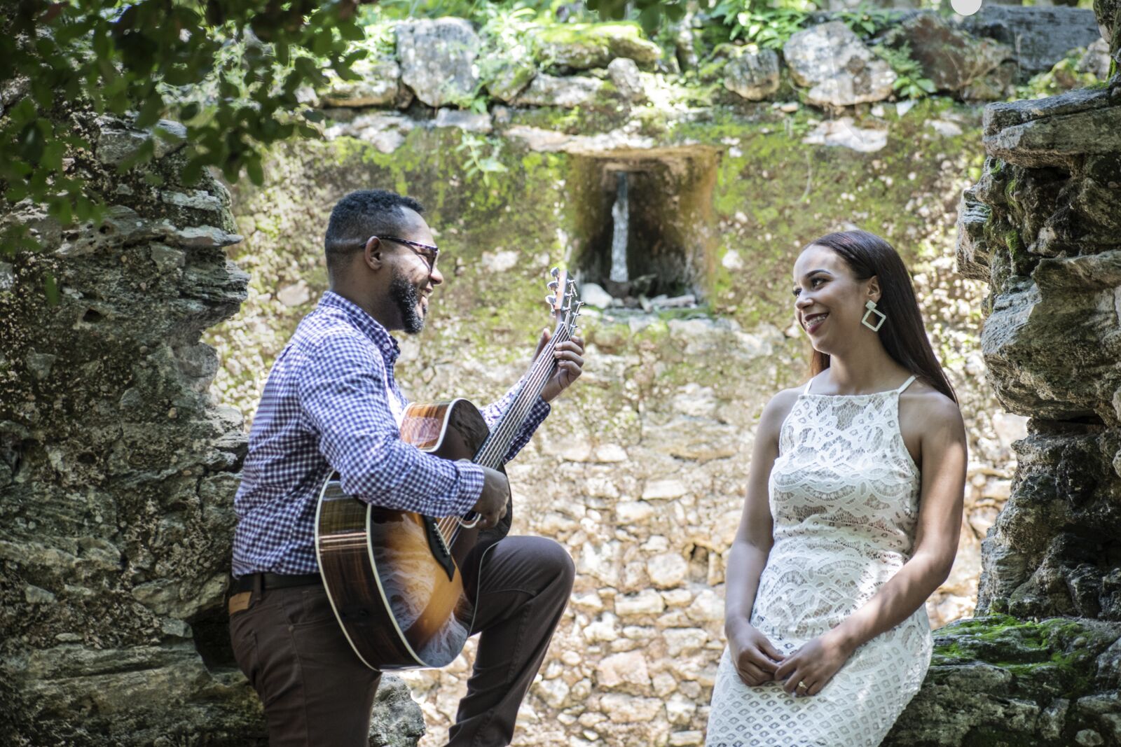 Nikon D5600 sample photo. Kisses, love, boyfriend photography