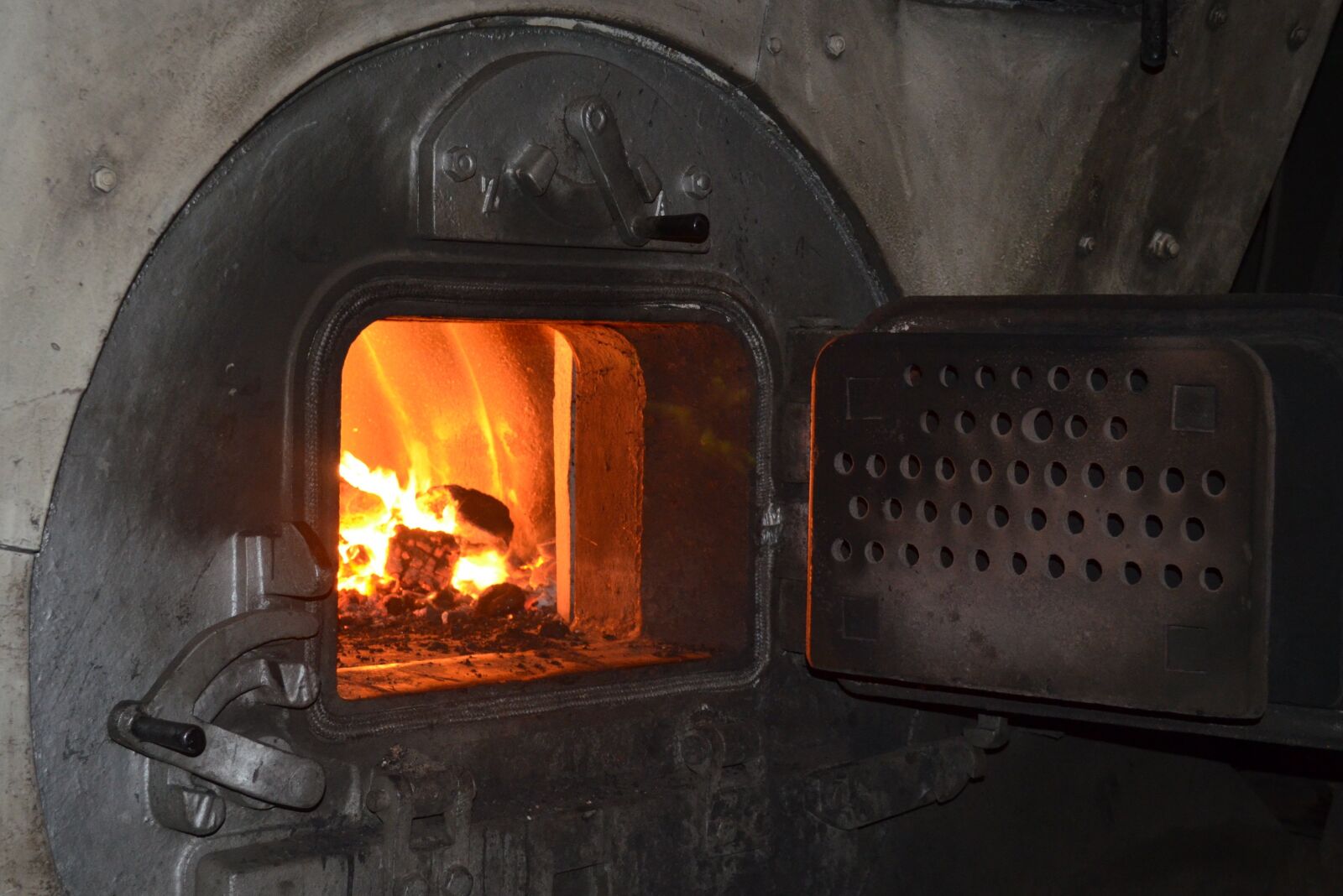 Nikon D5100 sample photo. Fire, steamboat, stoker photography