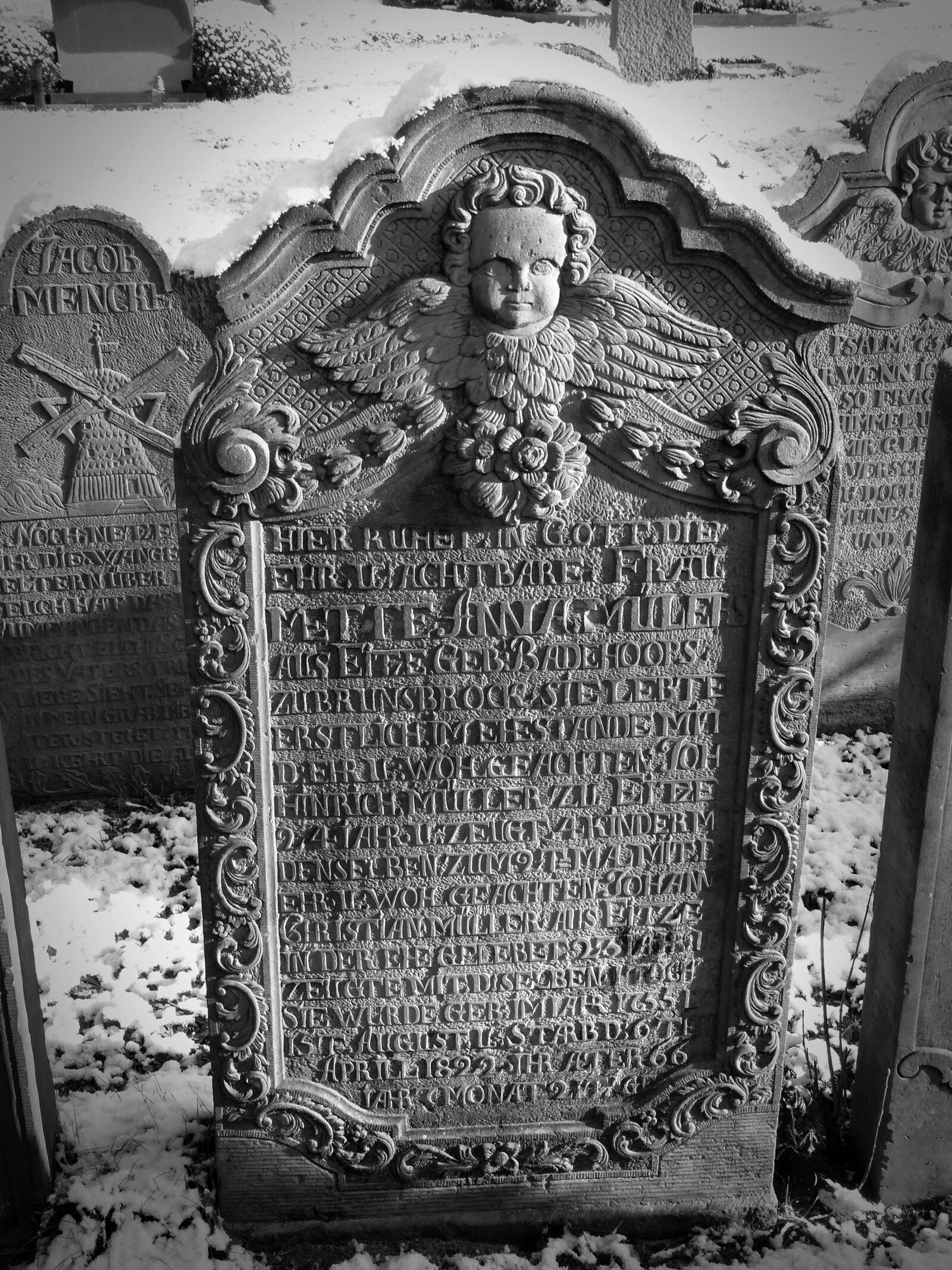 Panasonic Lumix DMC-FZ200 sample photo. Tombstone, old, cemetery photography
