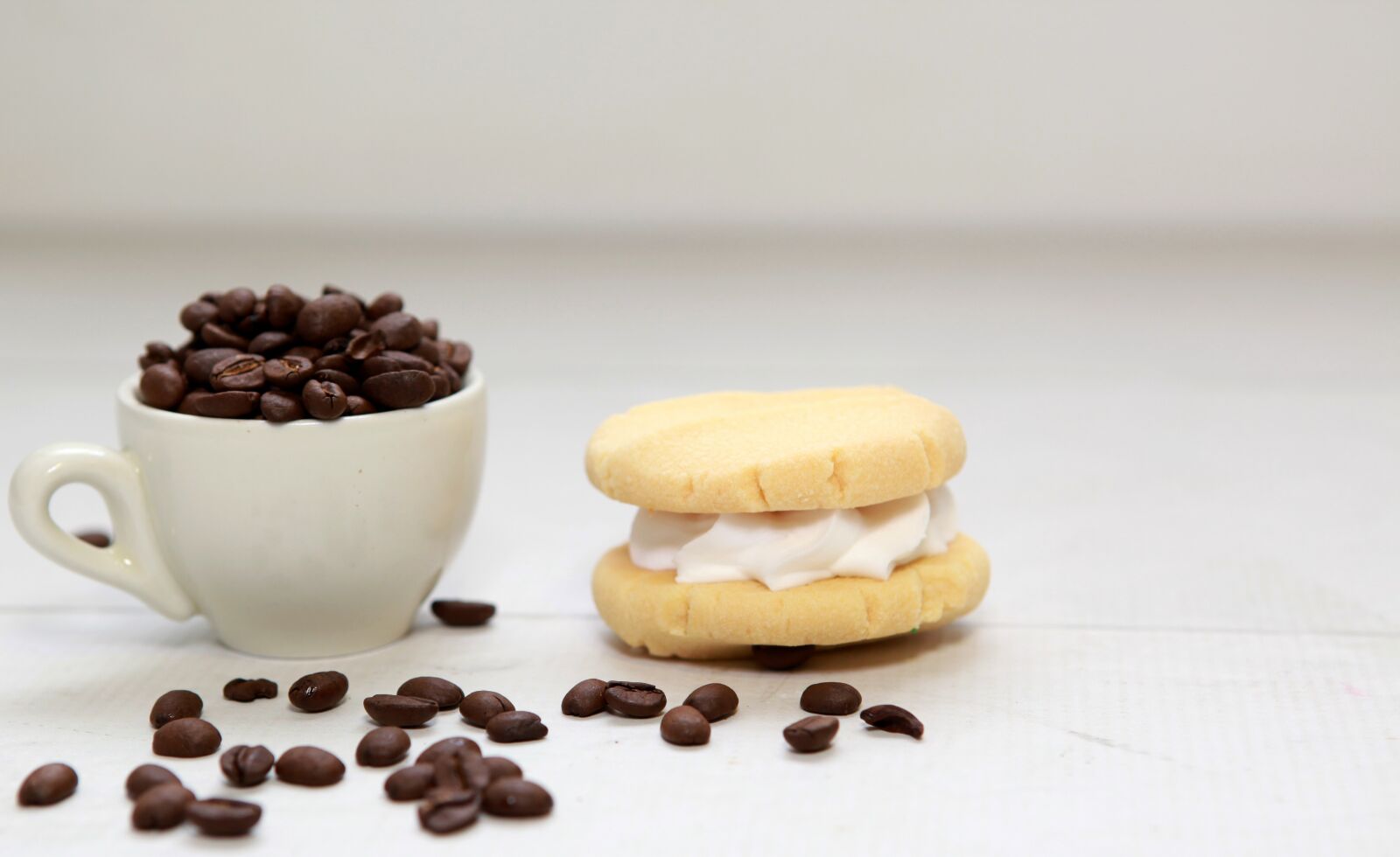 Canon EOS 5D Mark II sample photo. Coffee, coffee beans, cookie photography