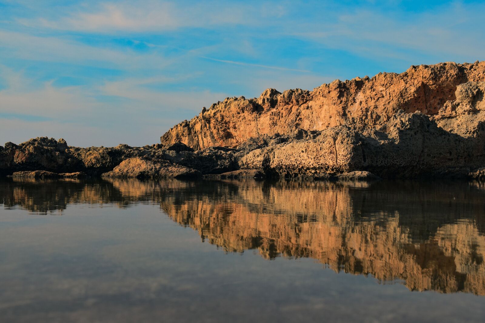 Nikon D3300 sample photo. Cliff, formation, mirroring photography