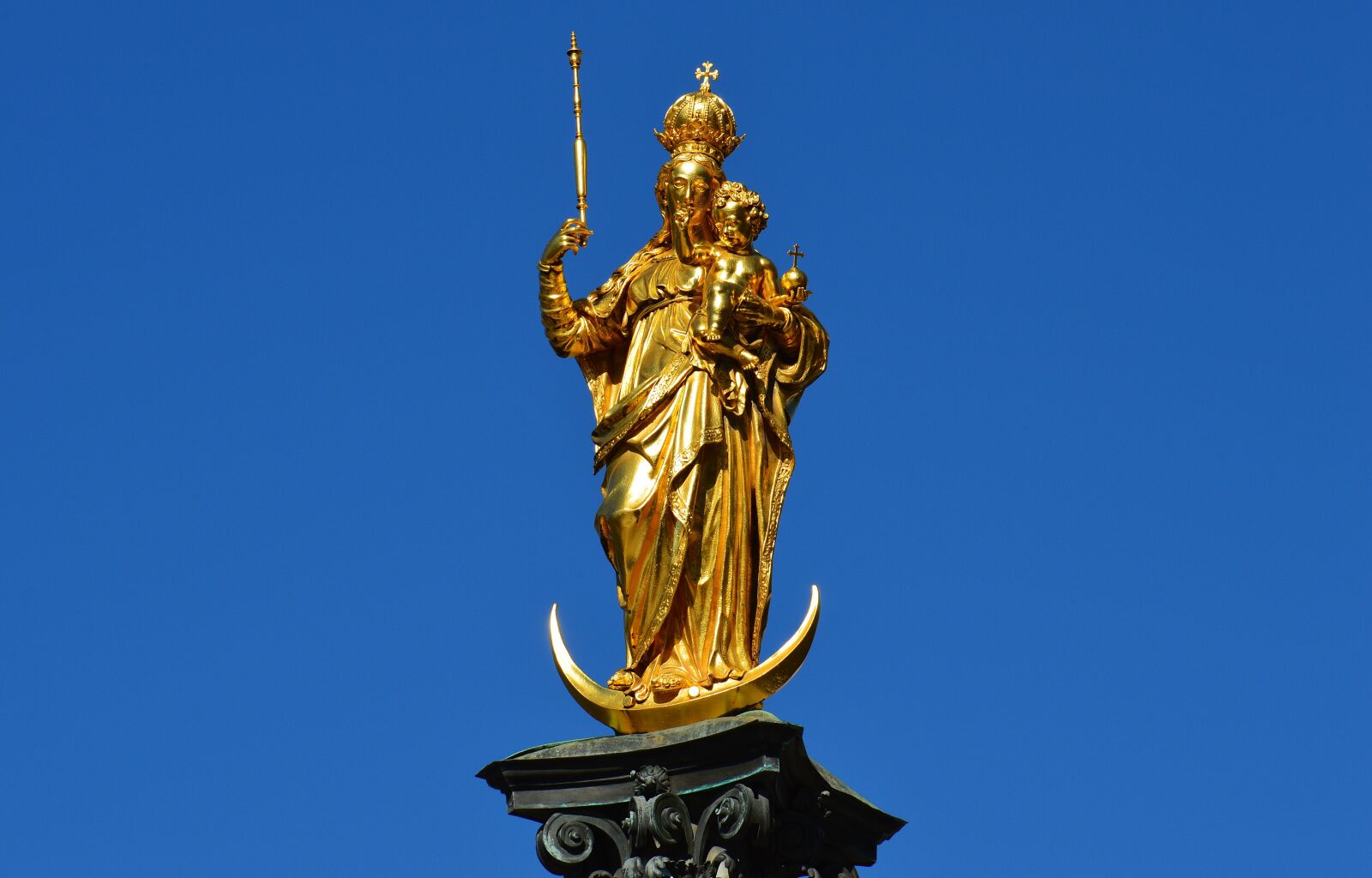 Nikon D3200 sample photo. Munich, marienplatz, virgin mary photography