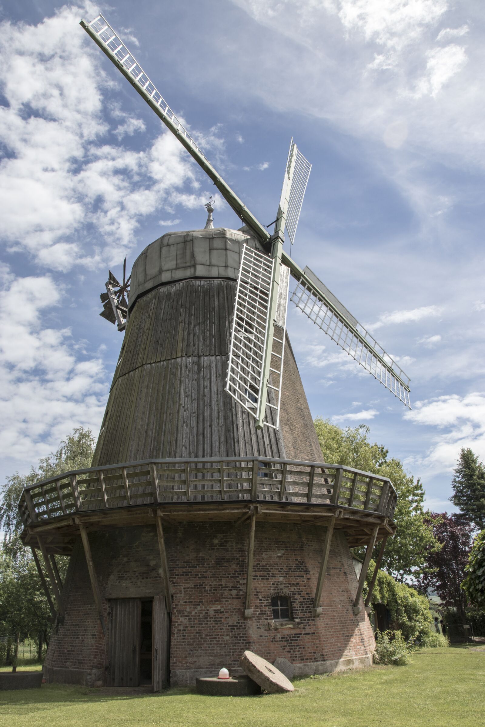 Canon EOS 80D + Canon TAMRON SP 17-50mm f/2.8 Di II VC B005 sample photo. Windmill, summer, mill photography