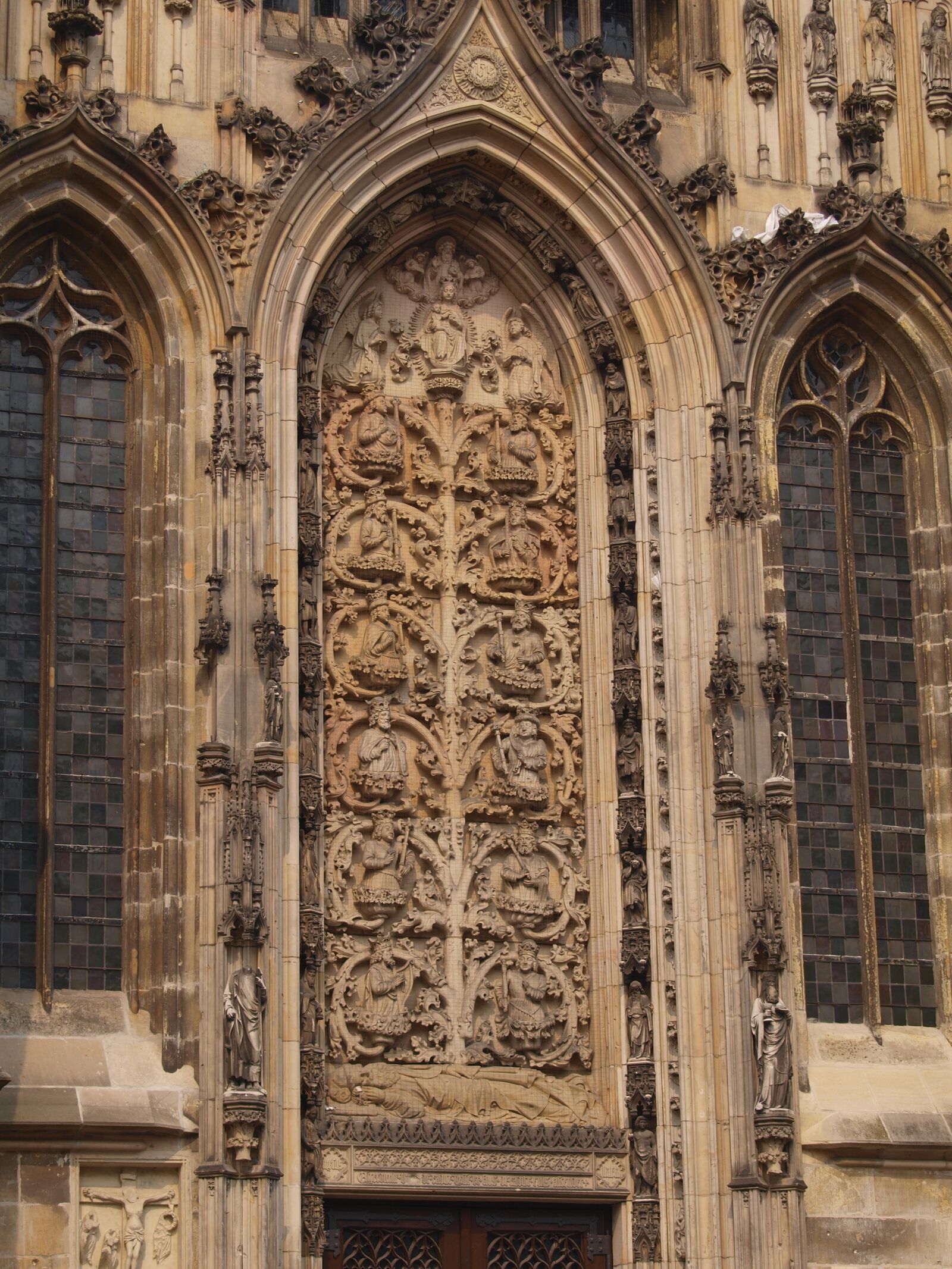 Olympus E-420 (EVOLT E-420) sample photo. Gothic, church, cathedral photography