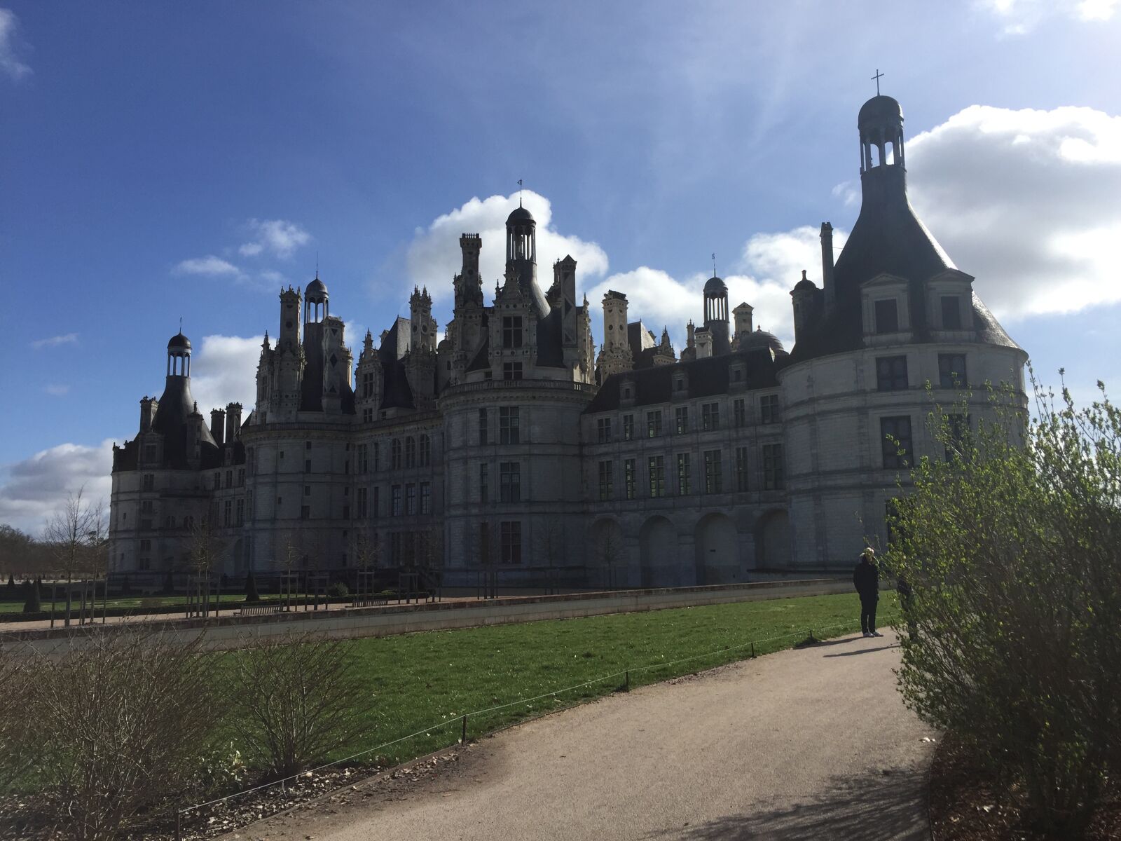 iPhone 6 back camera 4.15mm f/2.2 sample photo. Castle, chantilly, architecture photography