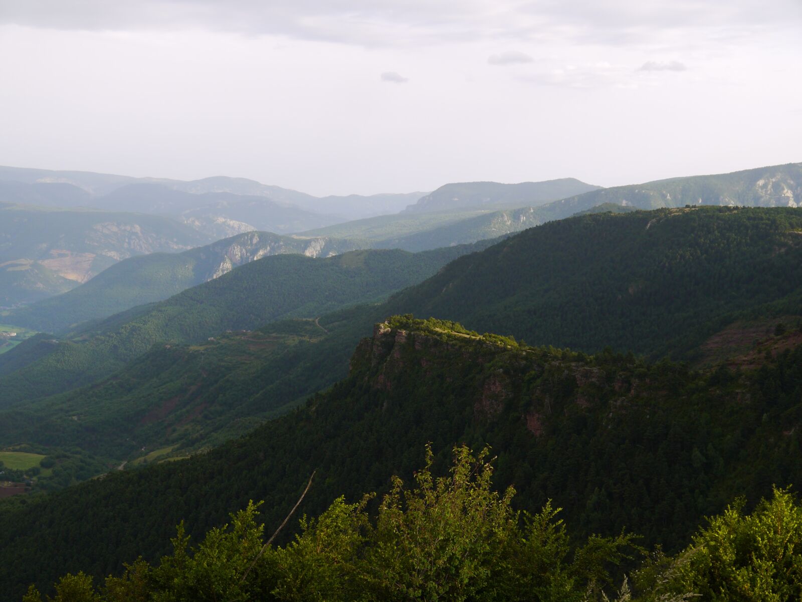 Panasonic Lumix DMC-GF5 sample photo. Mountains, ridge, pyrenees photography