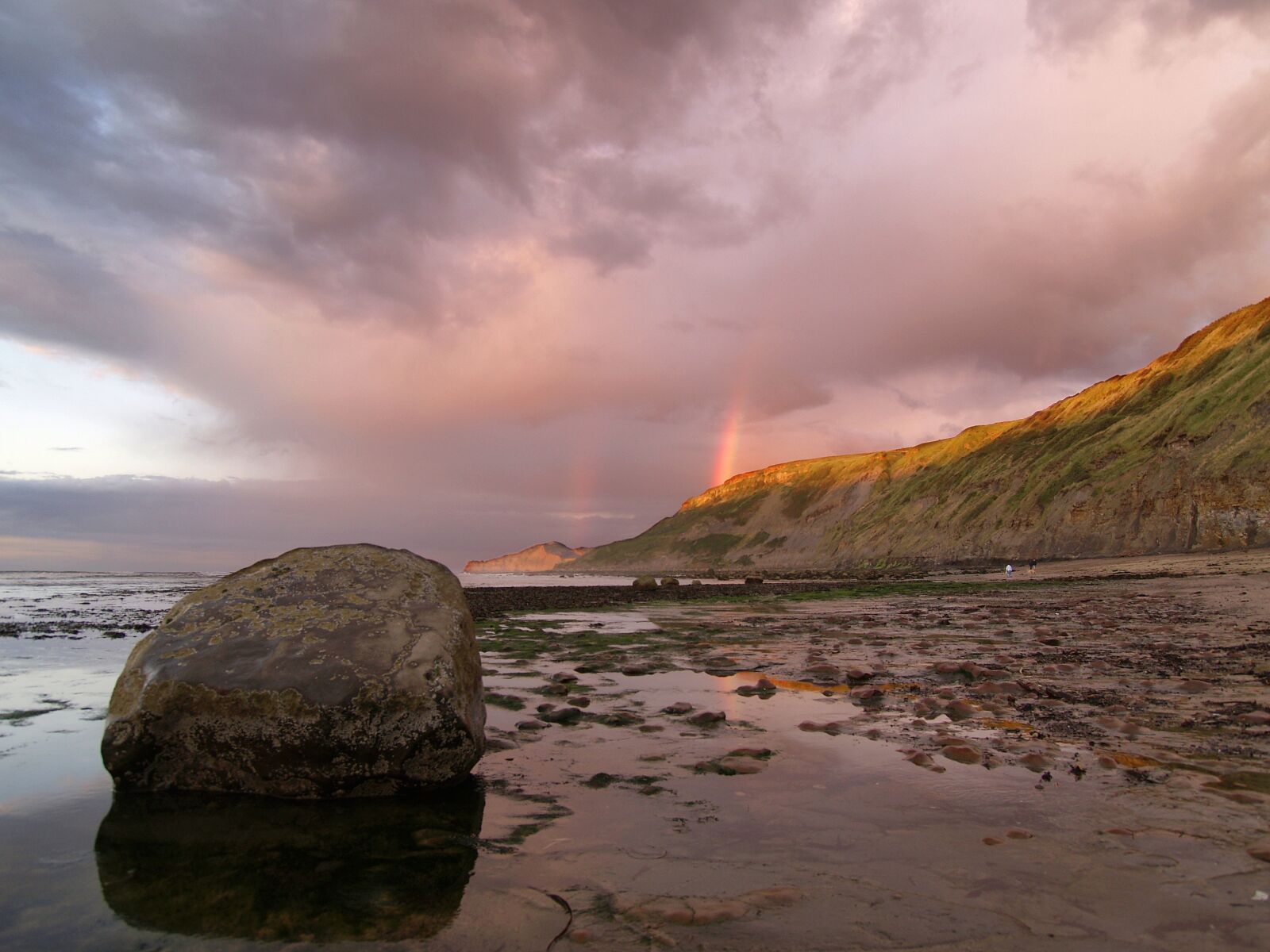 Olympus E-500 (EVOLT E-500) sample photo. Runswick, north yorkshire, sea photography