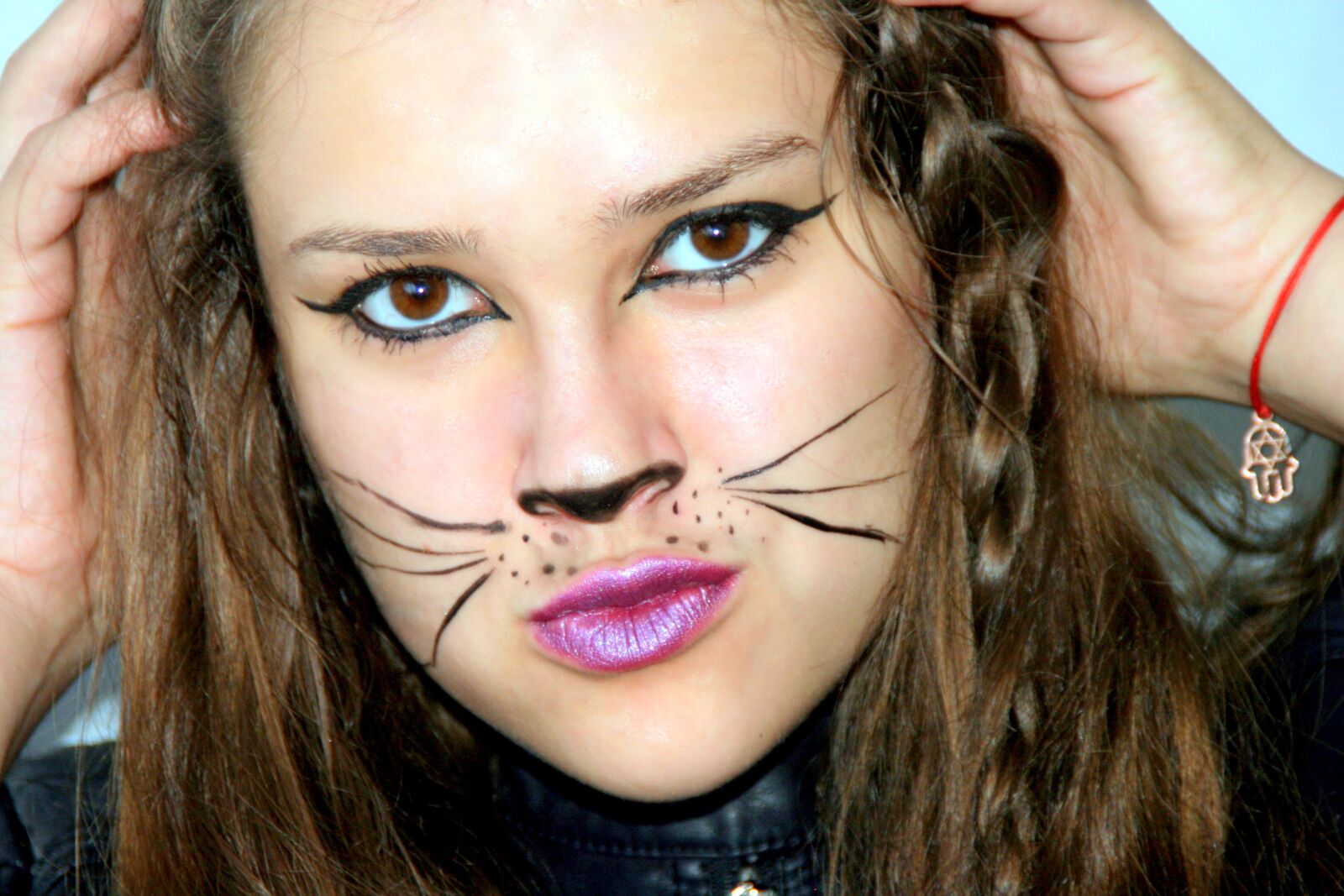 Canon EOS 400D (EOS Digital Rebel XTi / EOS Kiss Digital X) sample photo. Girl, halloween, cat photography