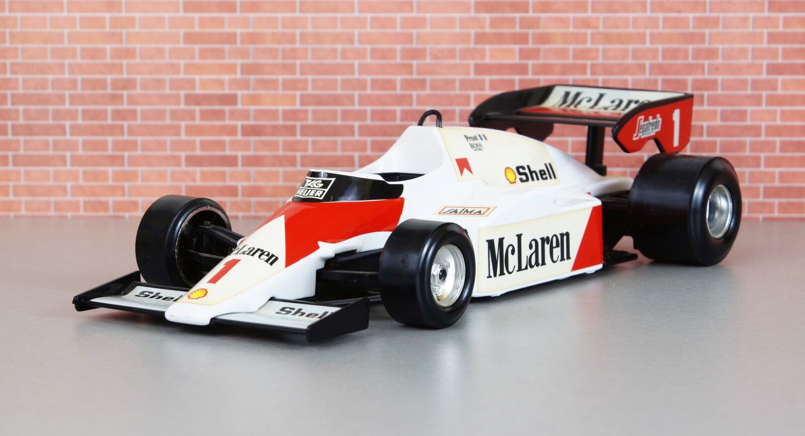 Sony DT 18-70mm F3.5-5.6 sample photo. Mclaren, formula 1, alan prost photography