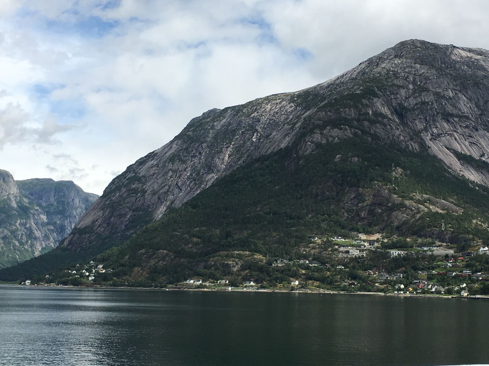 iPhone 6s Plus back camera 4.15mm f/2.2 sample photo. Mountain, water, nature photography