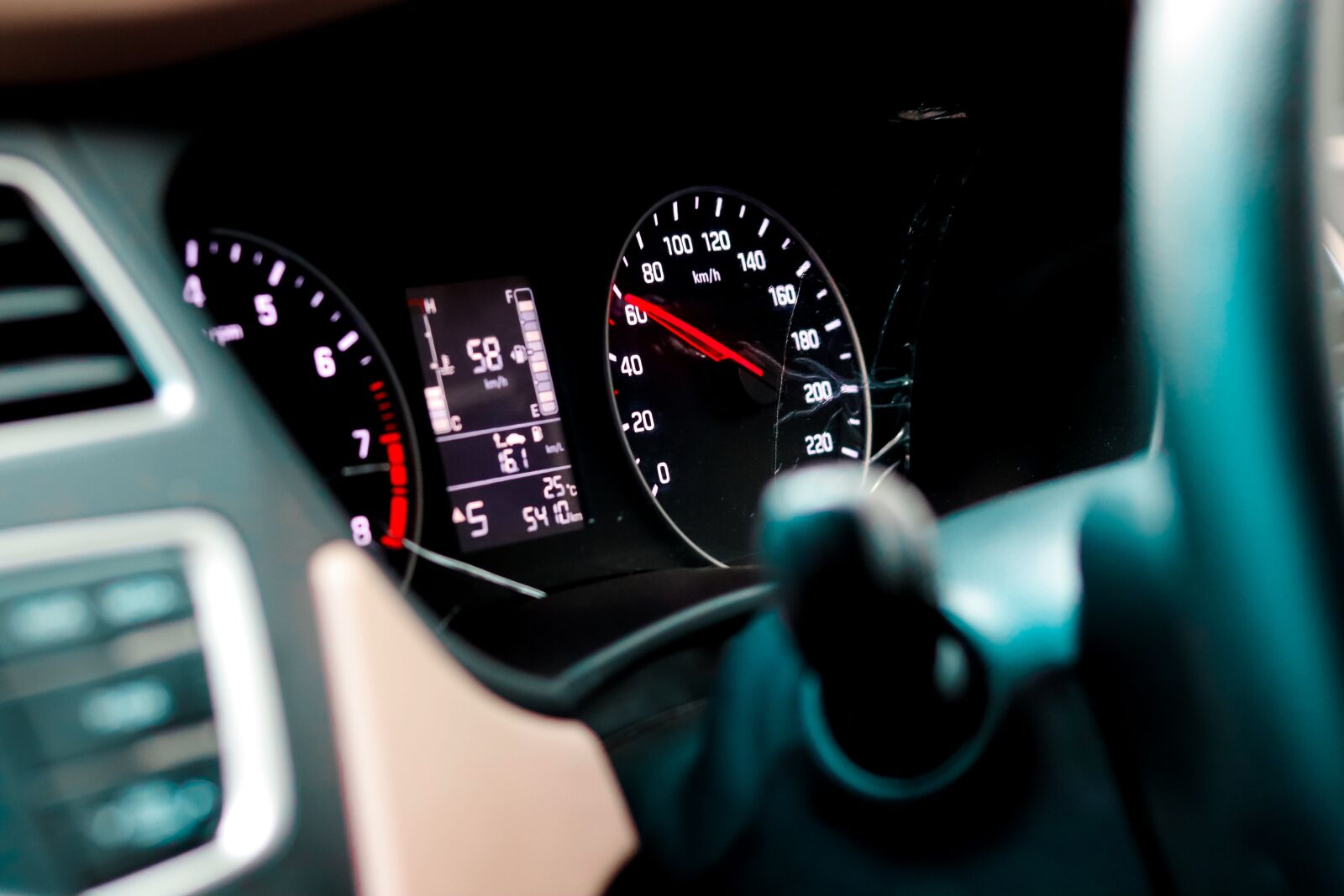 Canon EOS 250D (EOS Rebel SL3 / EOS Kiss X10 / EOS 200D II) sample photo. Speedometer, dashboard, car photography