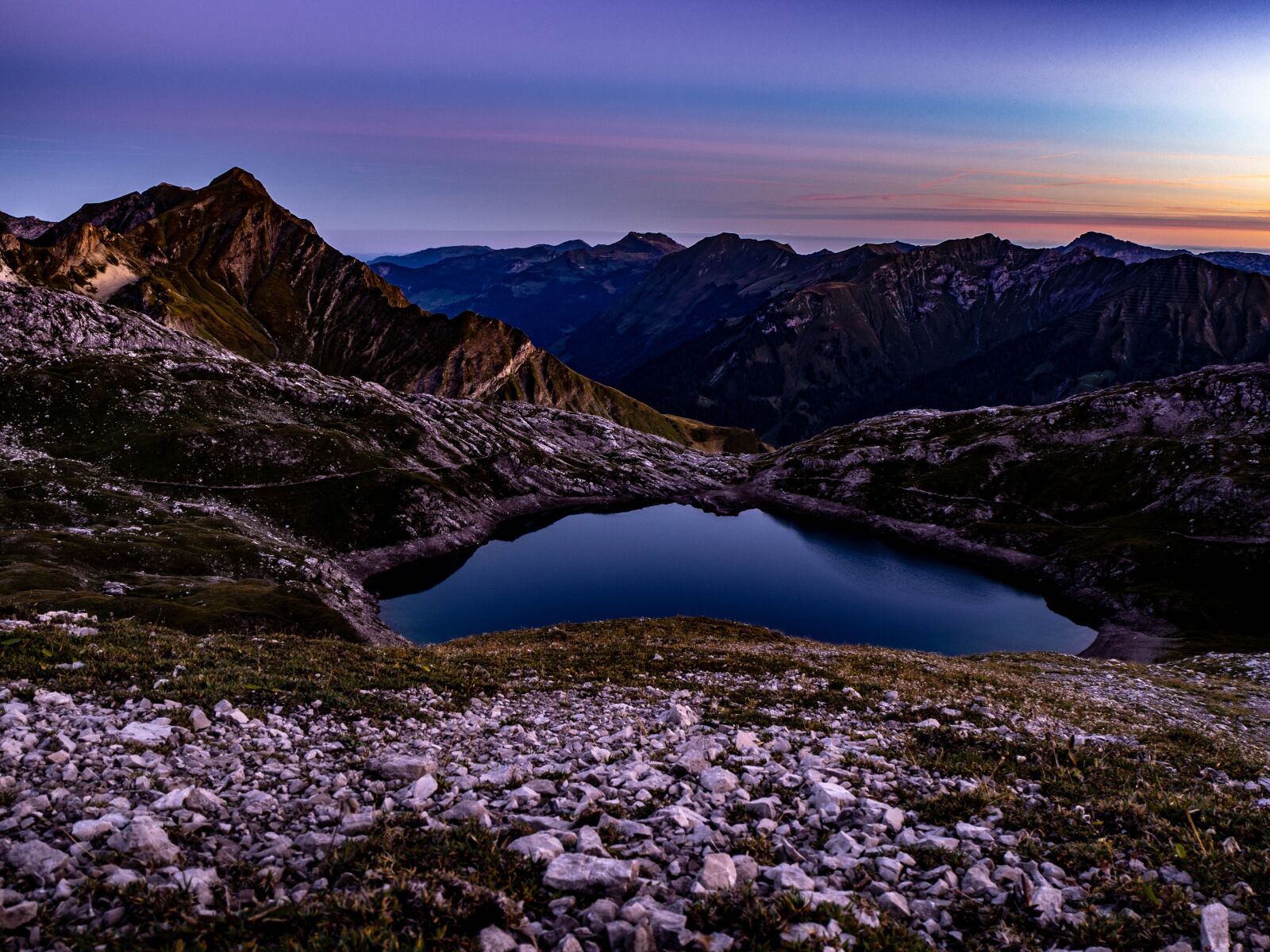 Olympus OM-D E-M10 III sample photo. Sunrise, mountains, landscape photography