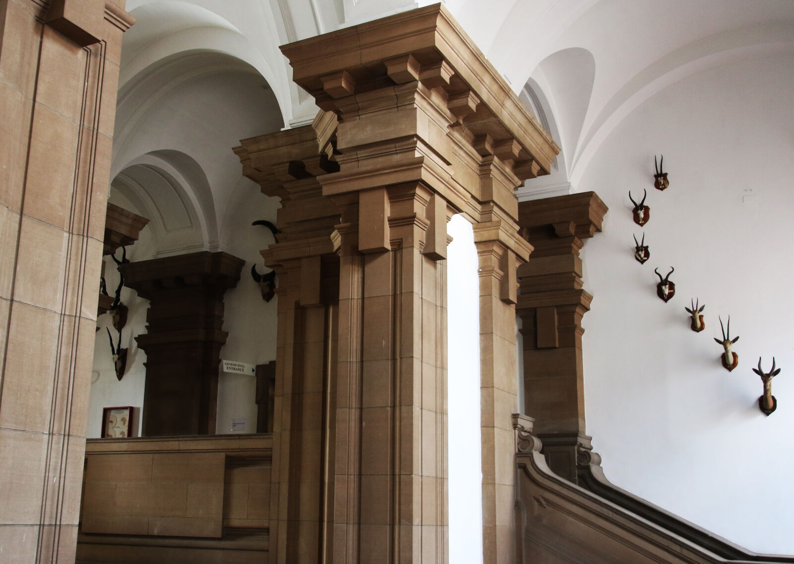 Canon EOS 7D Mark II sample photo. Arches, architecture, decorative, history photography